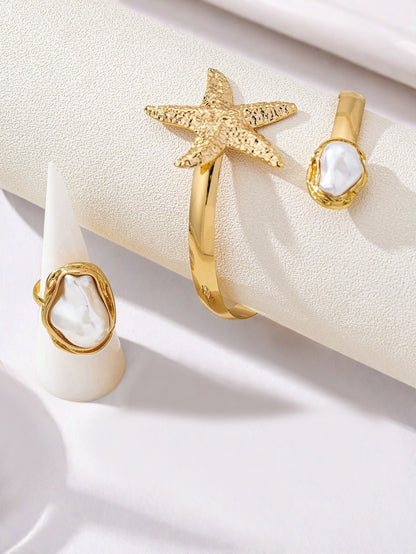 Golden Jewelry Set Featuring Pearl Pattern Made With High-Quality Metal