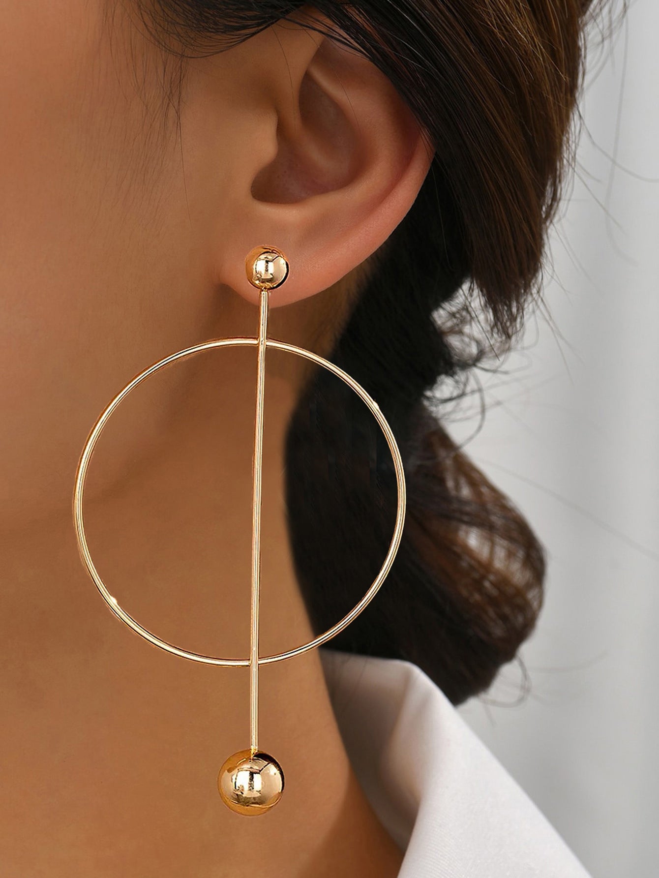 Round Stud Earrings For Women In Golden Metal, Classic And Elegant Jewelry Accessory