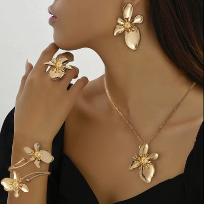 Golden Jewelry Set Featuring Flower Patterns Made Of Durable Metal