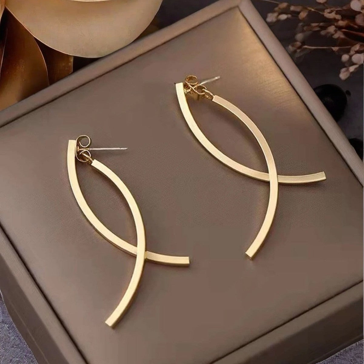 Golden Metal Drop Earrings For Elegant Style