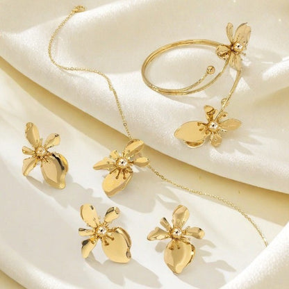 Golden Jewelry Set Featuring Flower Patterns Made Of Durable Metal