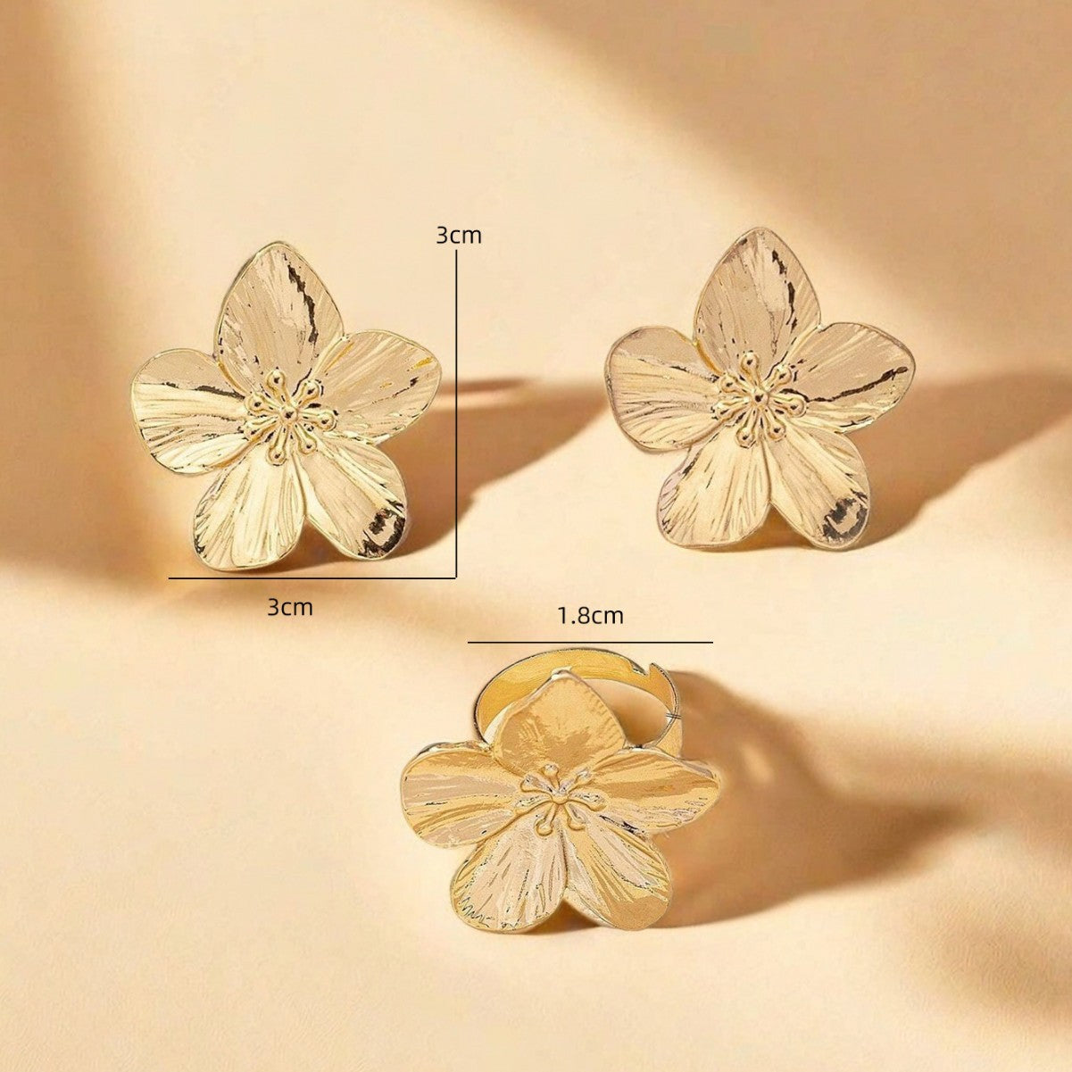 Golden Jewelry Set Featuring Flower Pattern Made Of Metal