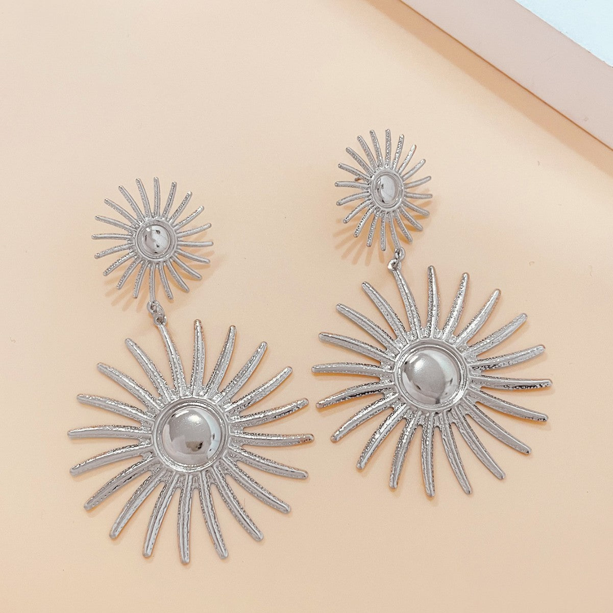 Golden Metal Flowers Drop Earrings For Elegant Style