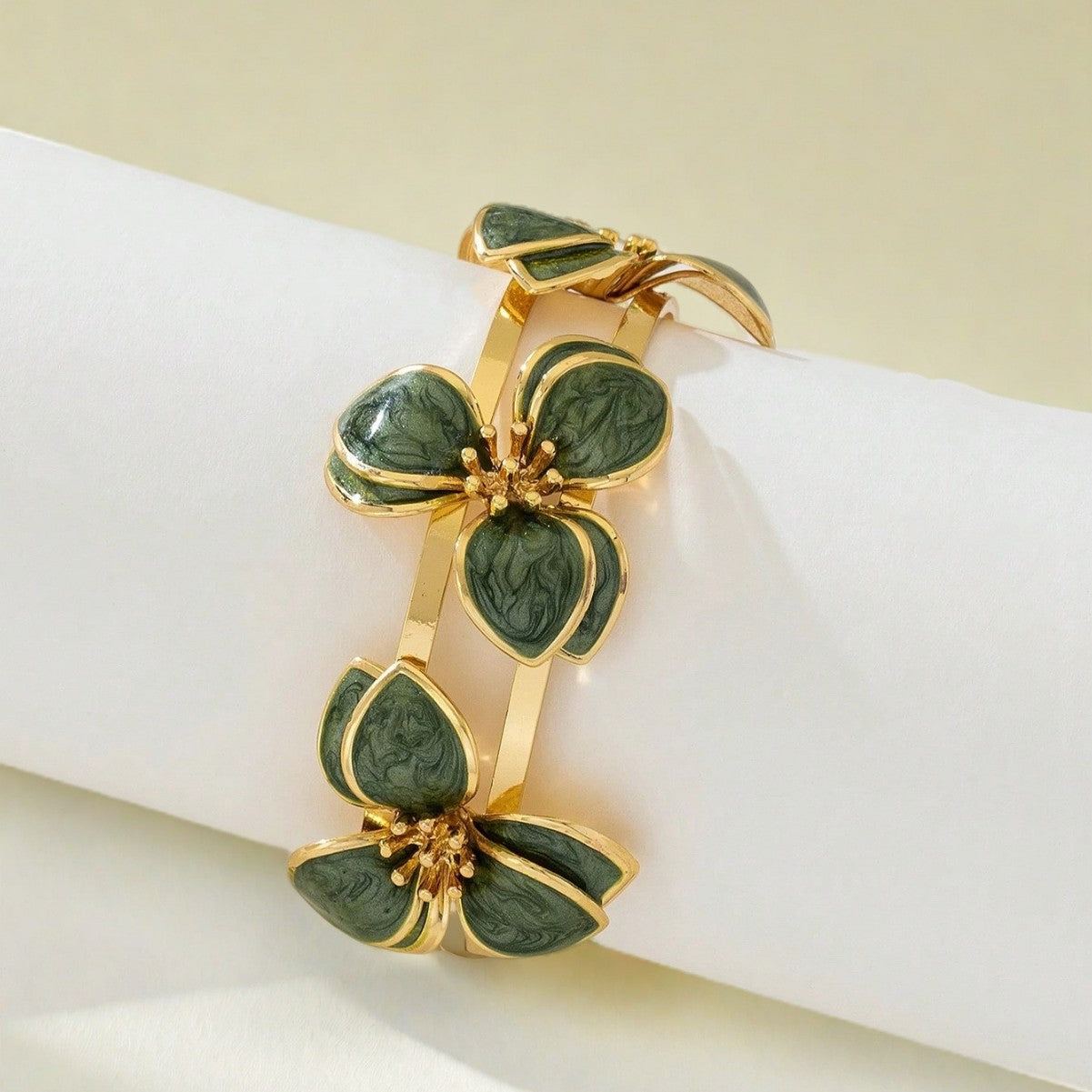 Green Metal Flowers Bangle For Stylish Jewelry Accessories