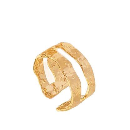 Hammered Alloy Waves Bangle In Golden Color For Elegant Jewelry Accessories