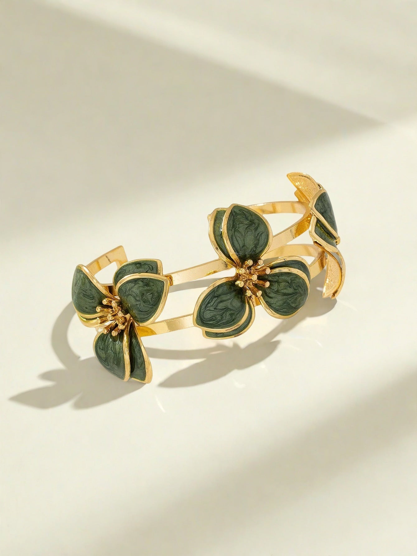 Green Metal Flowers Bangle For Stylish Jewelry Accessories