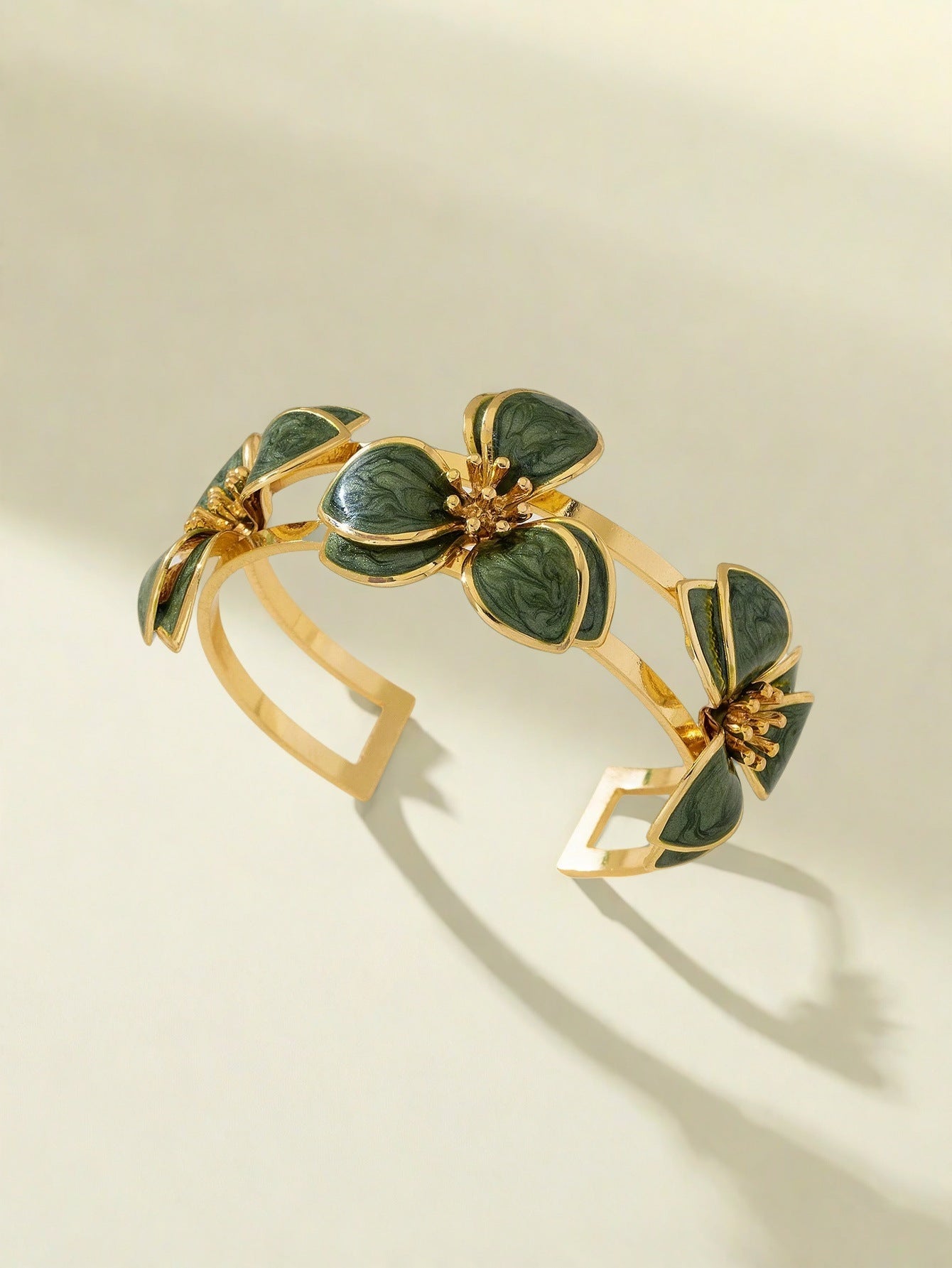 Green Metal Flowers Bangle For Stylish Jewelry Accessories
