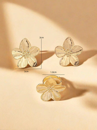 Golden Jewelry Set Featuring Flower Pattern Made Of Metal
