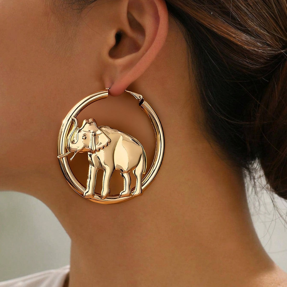 Retro Golden Metal Elephant Earrings For Stylish And Unique Fashion Statement