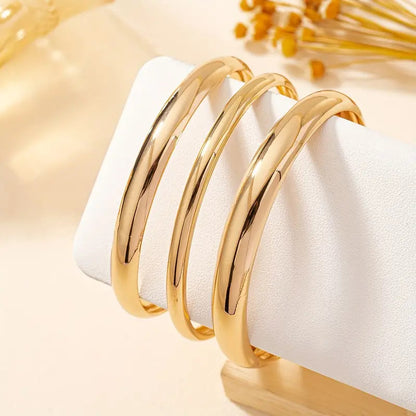 Bohemian Round Bangle For Women In Golden Metal, 1 Set