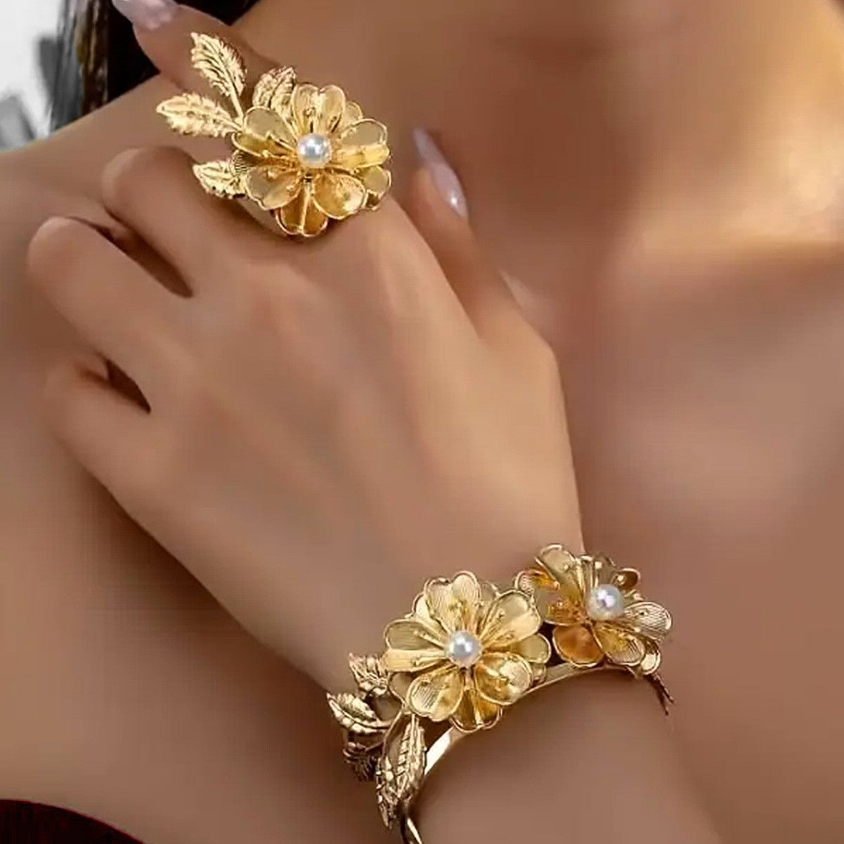 Golden Jewelry Set Featuring Flower Pattern Made Of Metal, Elegant And Stylish Accessory