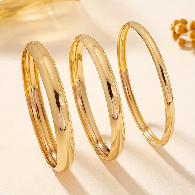Bohemian Round Bangle For Women In Golden Metal, 1 Set