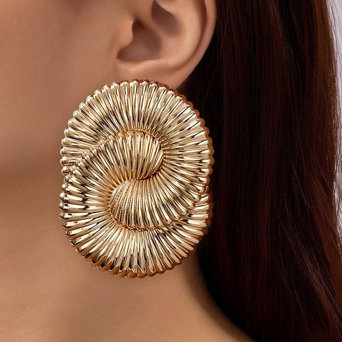 Twist Lines Stud Earrings For Women In Golden Metal