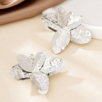 Exaggerated Silver Metal Flowers Stud Earrings For Women Featuring Elegant Floral Design