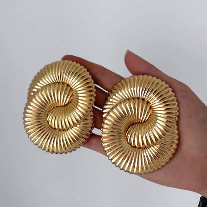 Twist Lines Stud Earrings For Women In Golden Metal