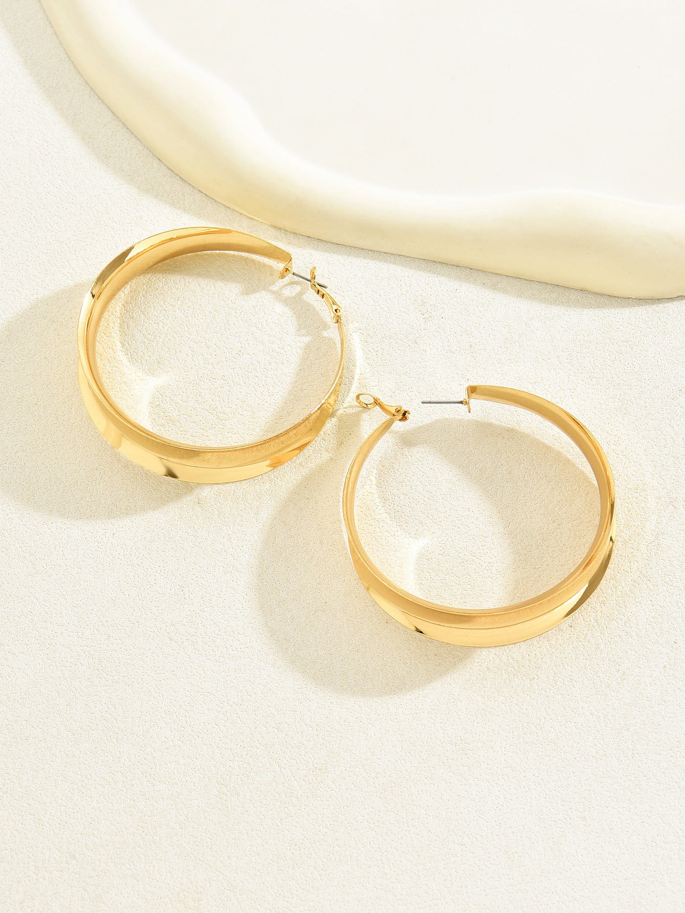 For Golden Retro Metal Hoop Earrings Featuring Classic Design And Durable Construction