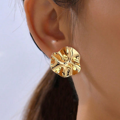 Golden Metal Folds Stud Earrings For Women Featuring Elegant Design