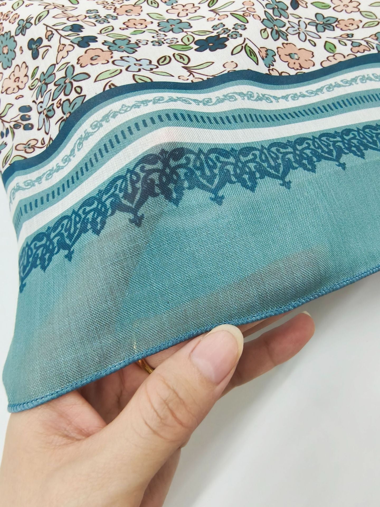 Ethnic Organza Kerchief Scarf Suitable For All Seasons Featuring Lightweight And Stylish Design