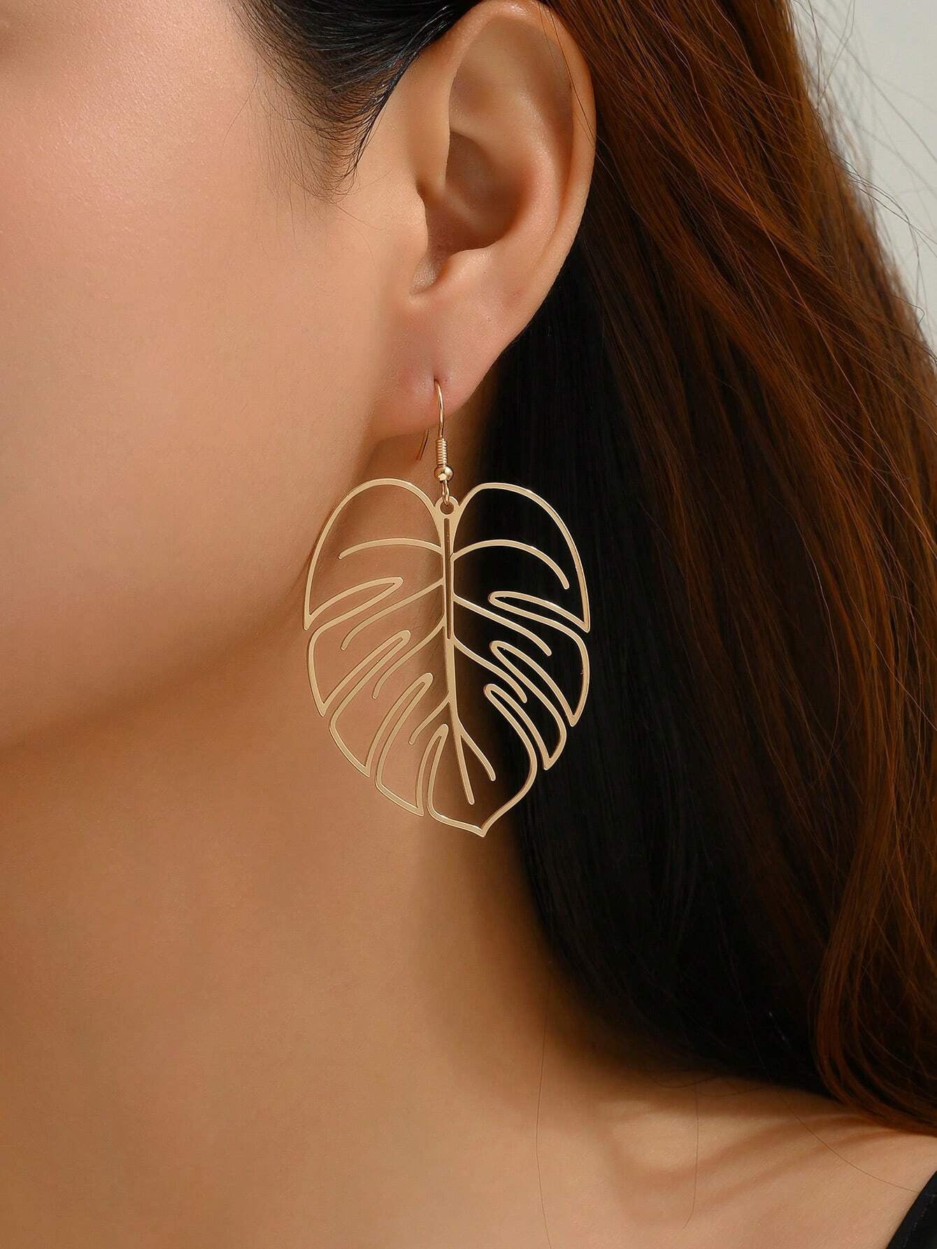 Leaves Drop Earrings For Women In Green Metal Featuring Elegant Design