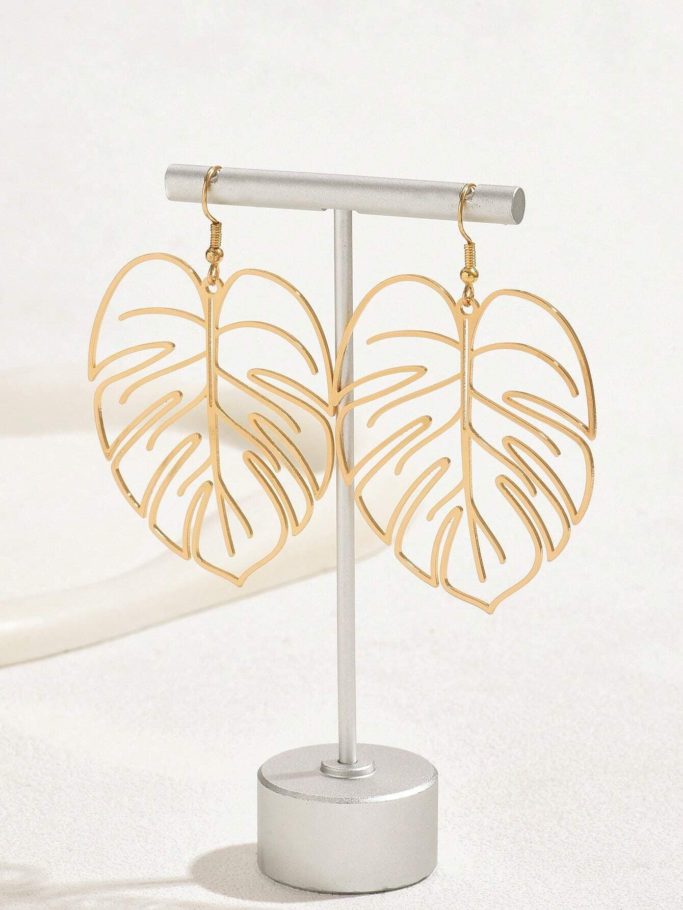 Leaves Drop Earrings For Women In Green Metal Featuring Elegant Design