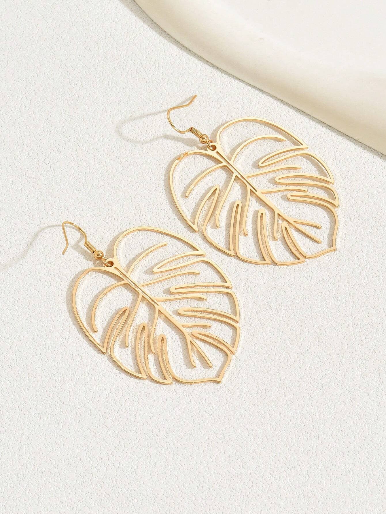 Leaves Drop Earrings For Women In Green Metal Featuring Elegant Design
