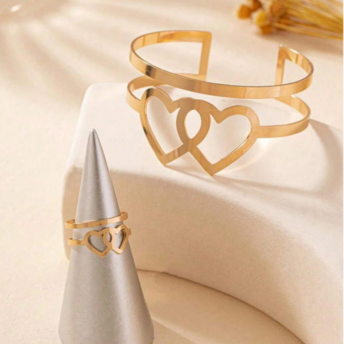Double Heart Bangle For Women In Golden Alloy, 1 Set Elegant Jewelry Accessory