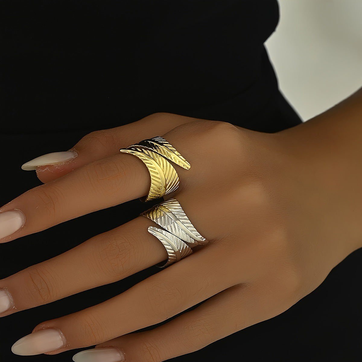 Retro Golden Leaves Ring For Women In Alloy Material Featuring Elegant Design