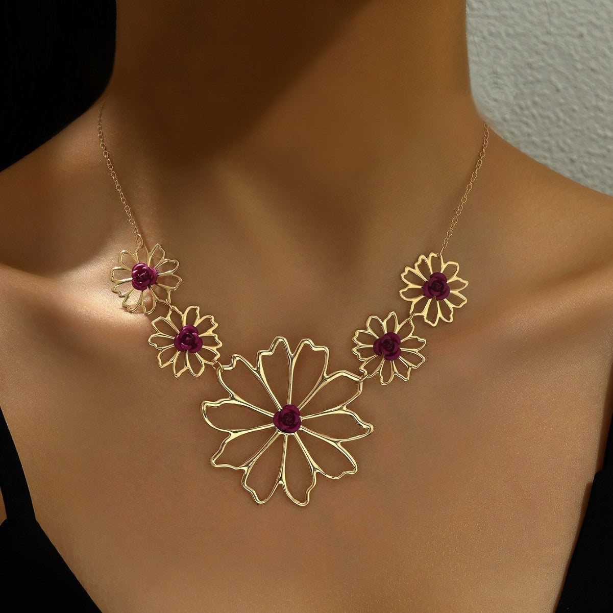 Golden Pastoral Flowers Necklace For Women Made Of Durable Zinc Alloy