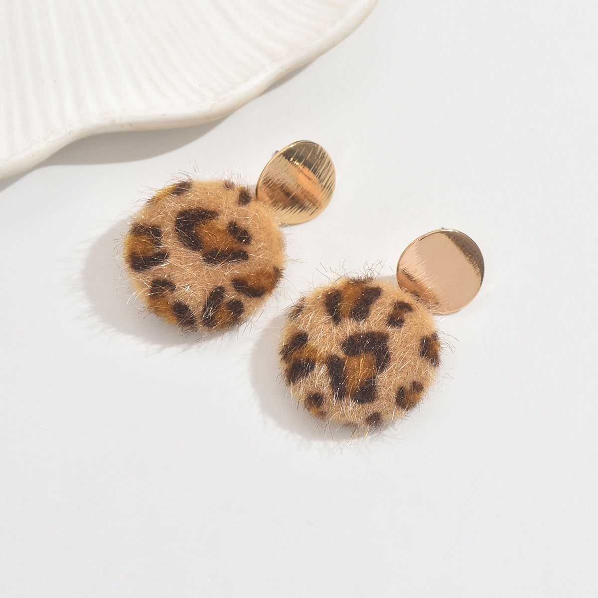 Retro Leopard Print Stud Earrings For Women Featuring Hammered Flocking Material