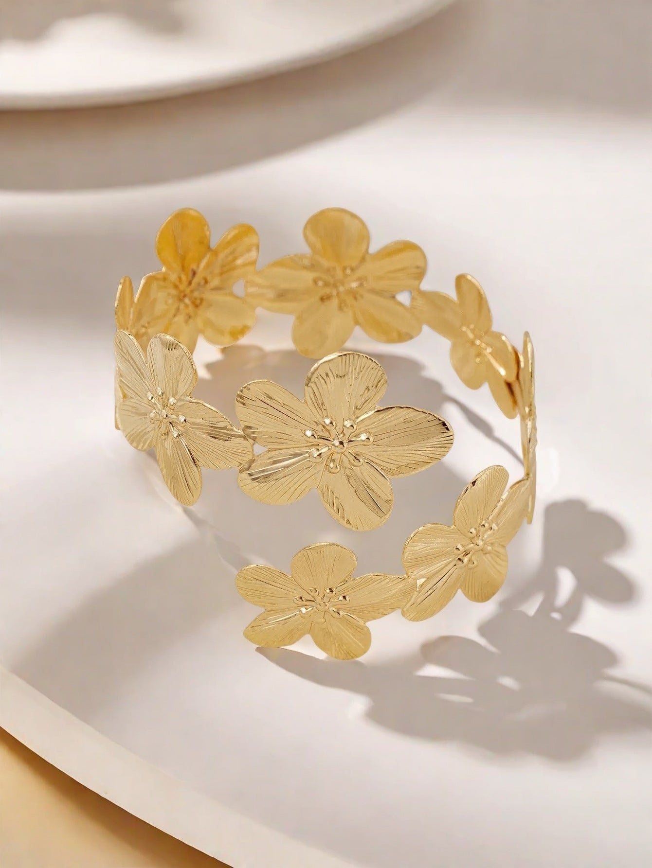 Elegant Golden Flowers Arm Cuff For Women Featuring Electroplated Metal Bangle Jewelry Accessory