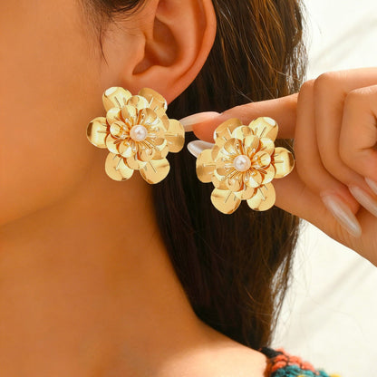 Flowers Stud Earrings For Women In Golden Alloy, Elegant Floral Design For Everyday Wear