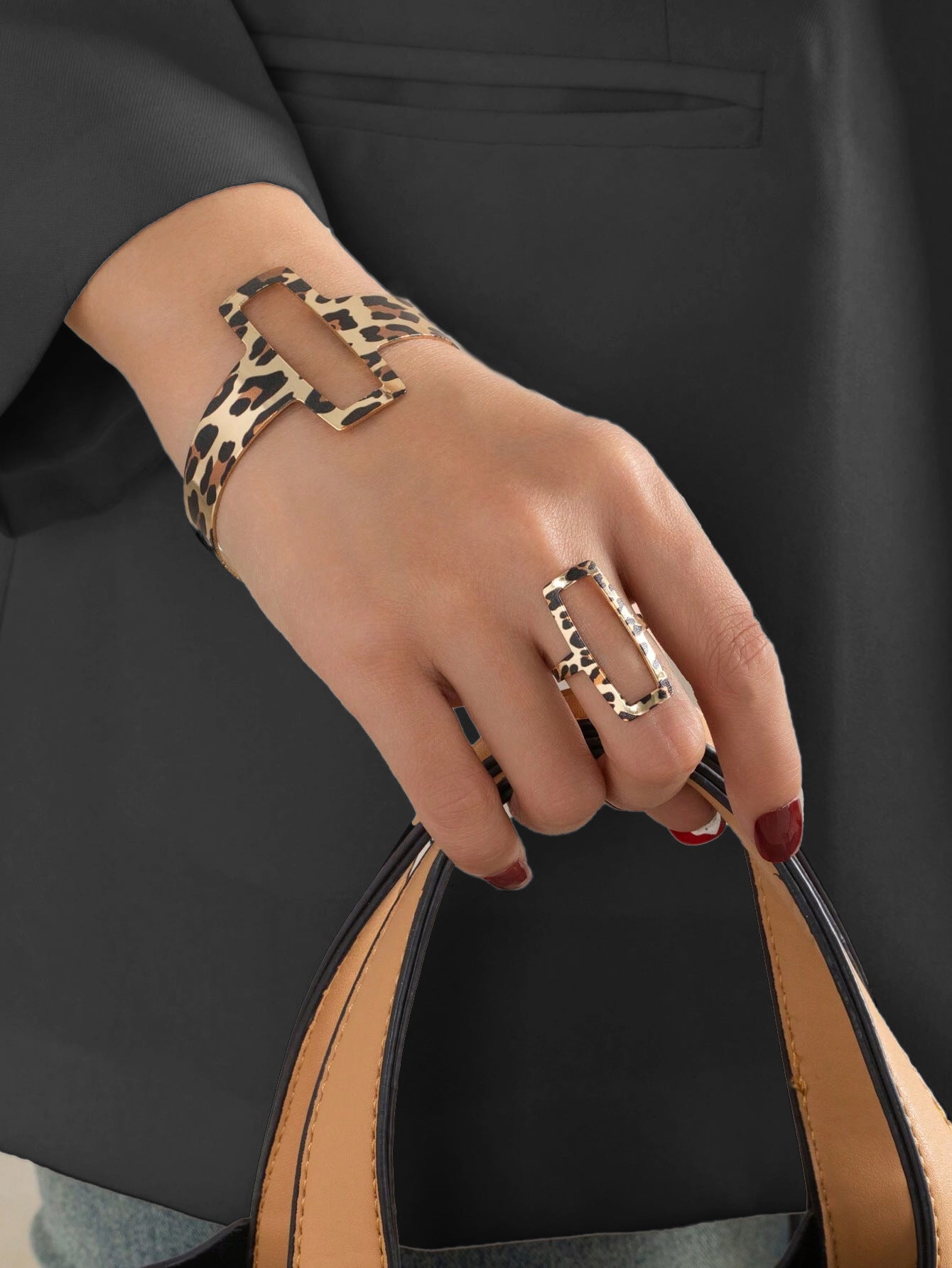 Geometric Metal Jewelry Set With Leopard Print Design