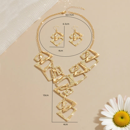 Retro Jewelry Set Featuring Trillion-Cut Design In Golden Alloy