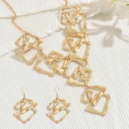 Retro Jewelry Set Featuring Trillion-Cut Design In Golden Alloy