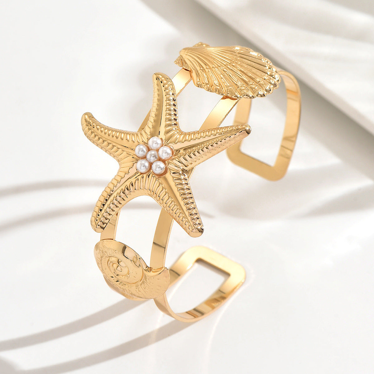 Golden Metal Starfish Arm Bracelet For Stylish Jewelry Accessories