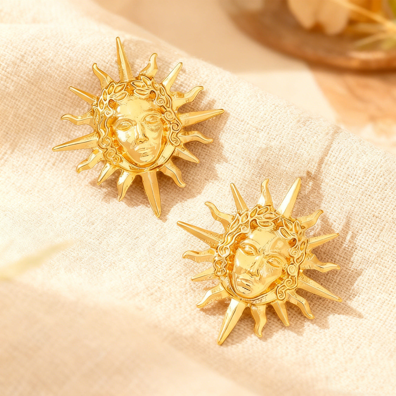 Hip-Hop Portrait Stud Earrings For Men And Women, Made Of Durable Alloy, Featuring A Stylish Golden Finish