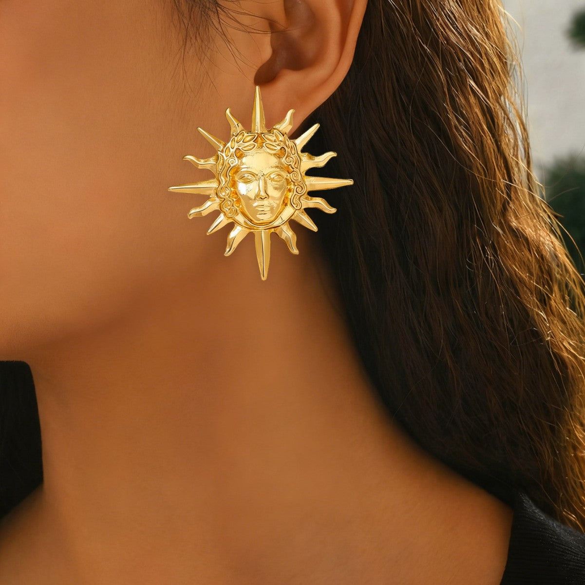 Hip-Hop Portrait Stud Earrings For Men And Women, Made Of Durable Alloy, Featuring A Stylish Golden Finish
