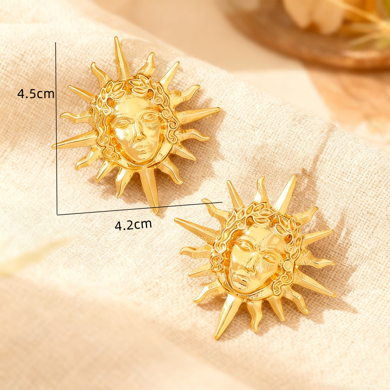 Hip-Hop Portrait Stud Earrings For Men And Women, Made Of Durable Alloy, Featuring A Stylish Golden Finish