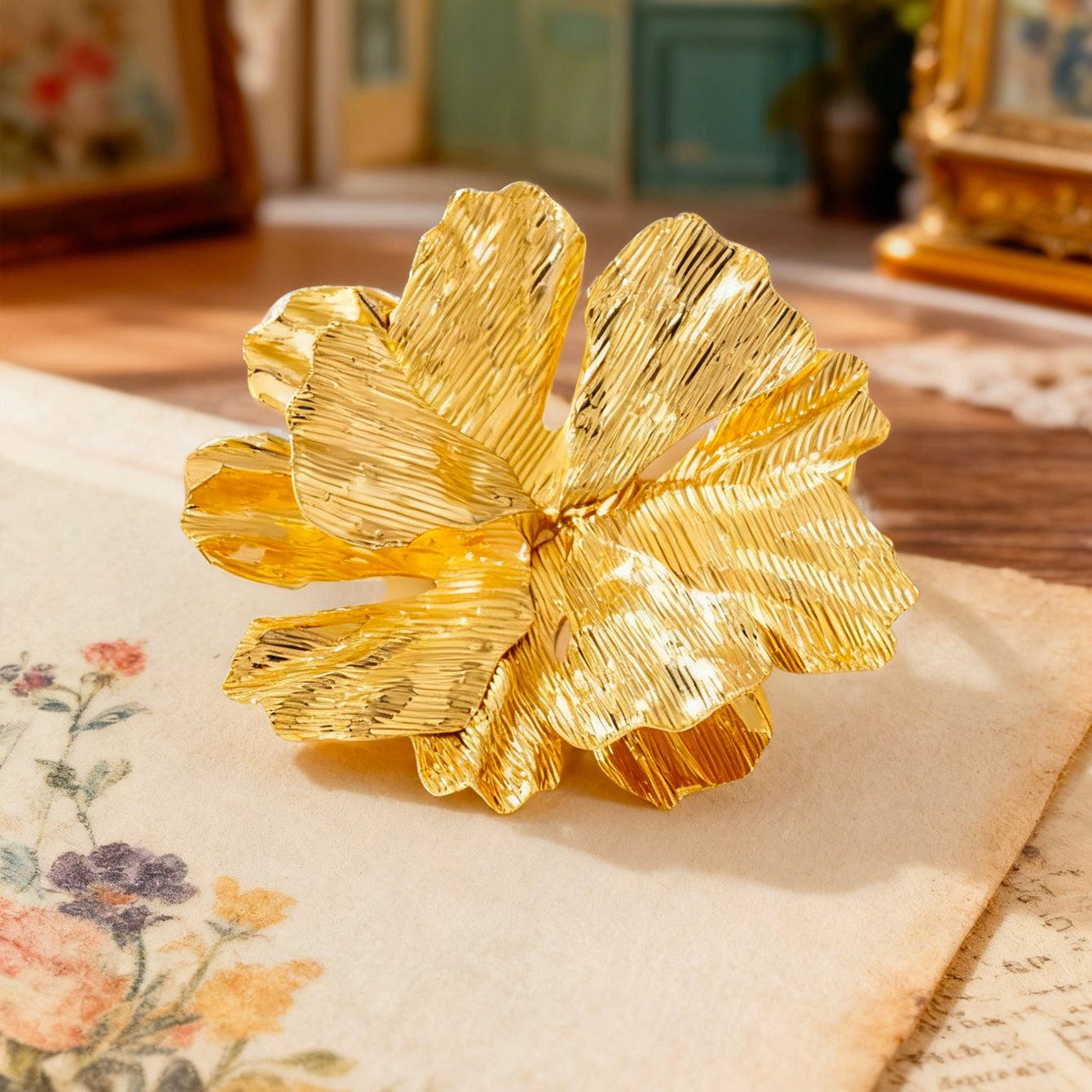 Alloy Flowers Pin With Electroplated Finish In Golden Color