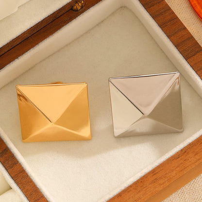 Exaggerated Golden Quadrilateral Iron Ring For Women, 1 Piece