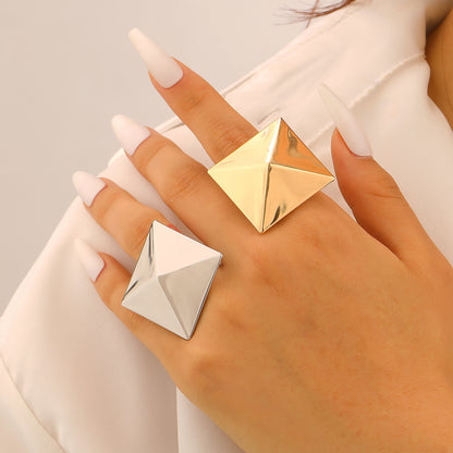 Exaggerated Golden Quadrilateral Iron Ring For Women, 1 Piece
