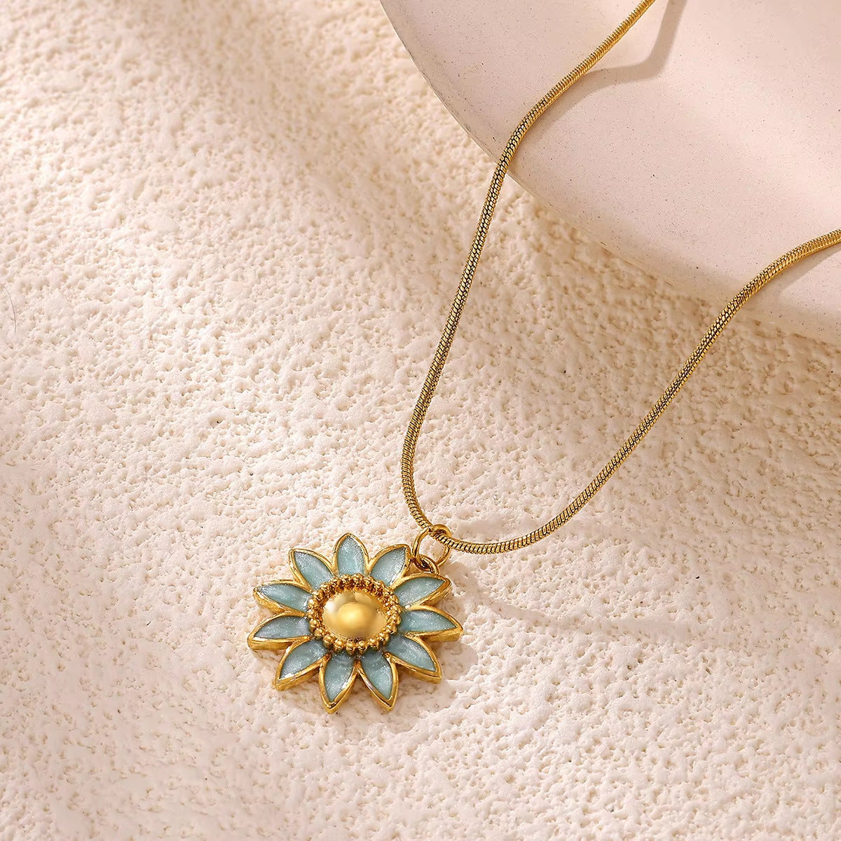 Flower Necklace For Women Featuring PVD Coated 18K Real Gold Plated 304 Stainless Steel