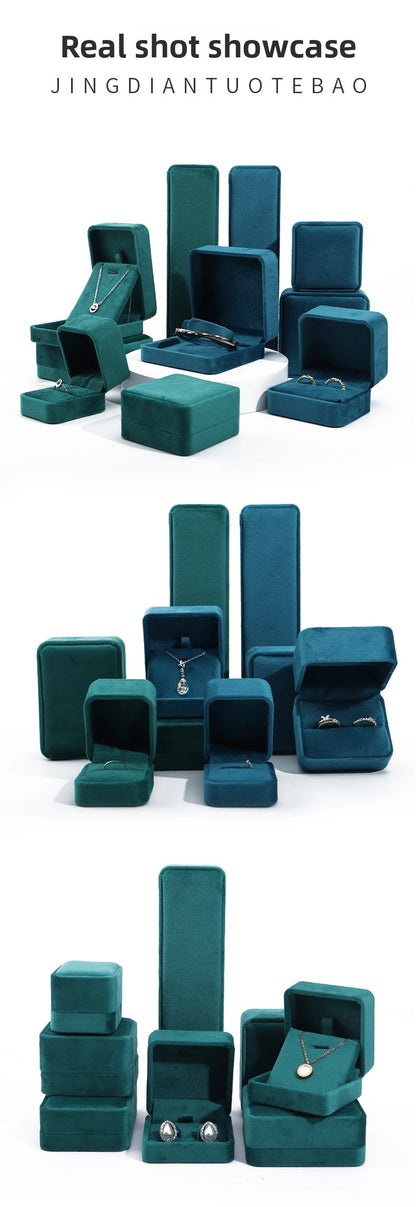 1 Piece Flannel Jewelry Box In Green For Elegant Jewelry Storage And Packaging