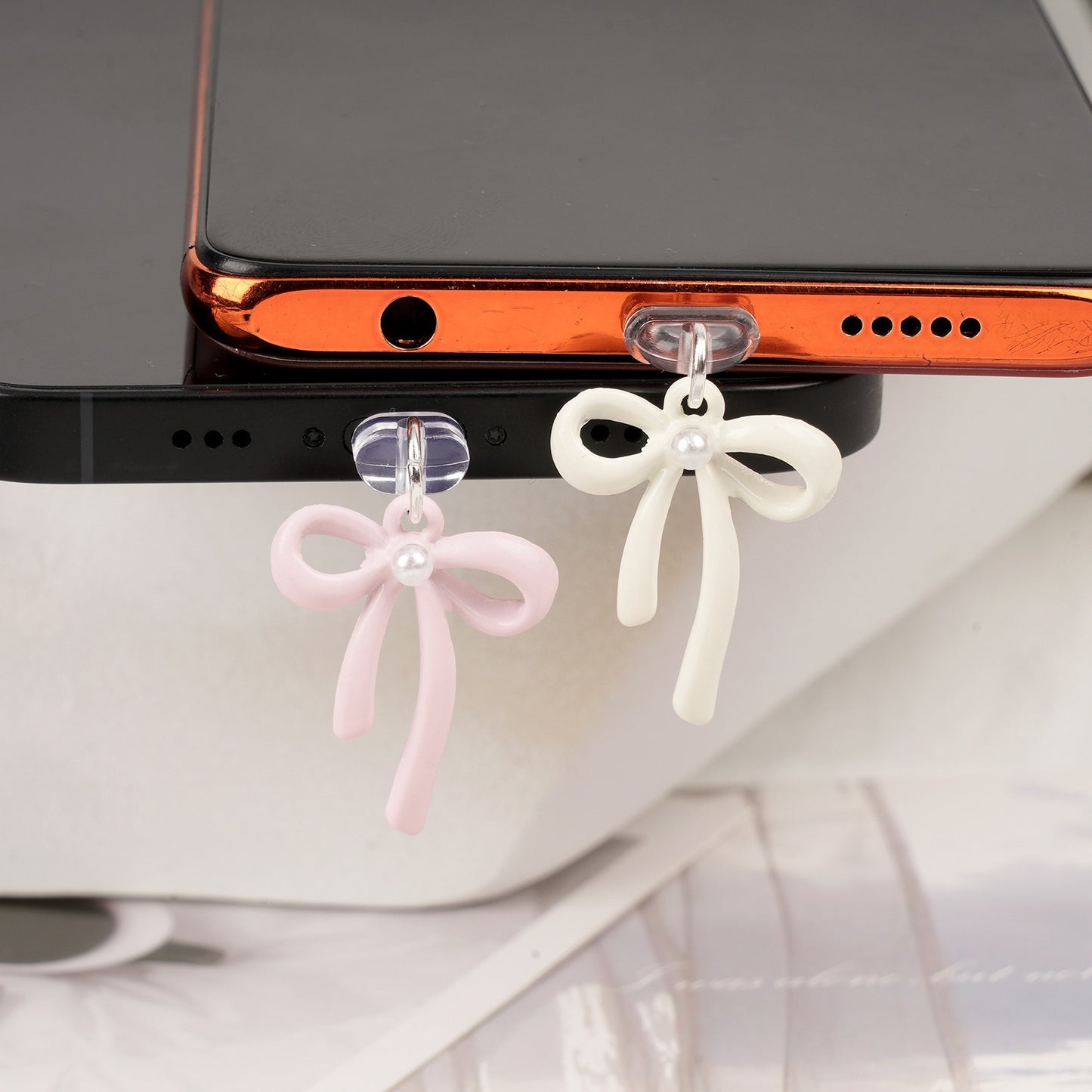 Green Mobile Phone Dust Plug Compatible With Apple Devices, Stylish And Protective Accessory