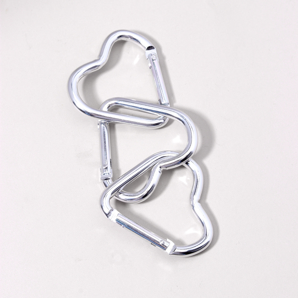 Heart Shape Climbing Carabiner Made Of Durable Aluminum Alloy For Outdoor And Hiking Activities