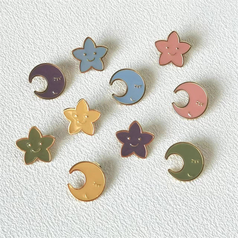Smiley Face Pin Brooch In Durable Zinc Alloy, Stylish And Fun Accessory