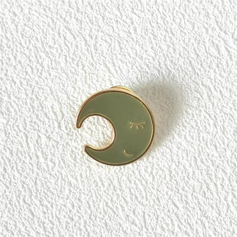 Smiley Face Pin Brooch In Durable Zinc Alloy, Stylish And Fun Accessory