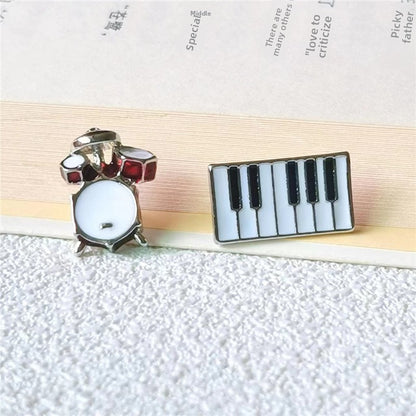 Pin Brooches Featuring Pano Keys Pattern In Alloy Material With Steel Color Finish