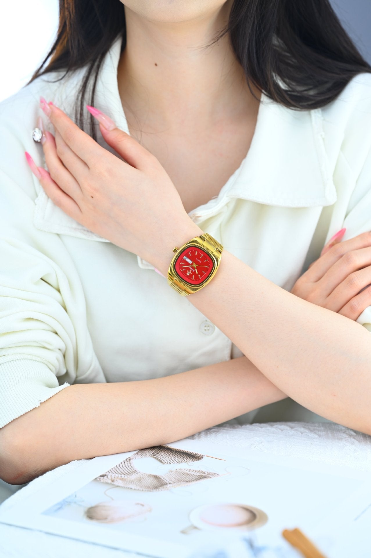 Women’s Quartz Watch With Tempered Glass, Square Dial, Steel Strap, Number Display, Butterfly Double Snap Buckle Golden