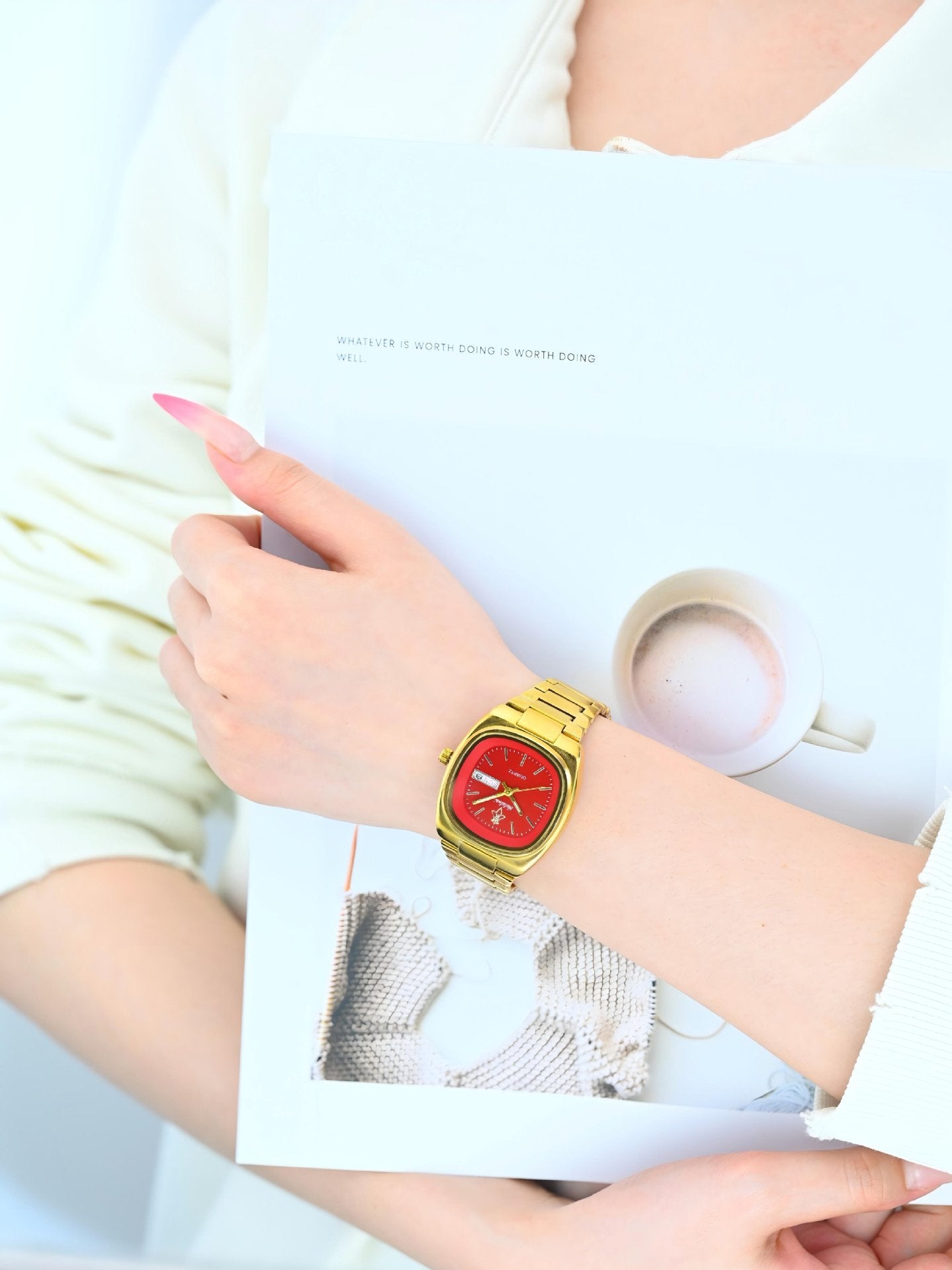 Women’s Quartz Watch With Tempered Glass, Square Dial, Steel Strap, Number Display, Butterfly Double Snap Buckle Golden